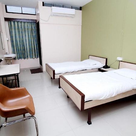 Hotel Gomatgiri Aurangabad  Buitenkant foto