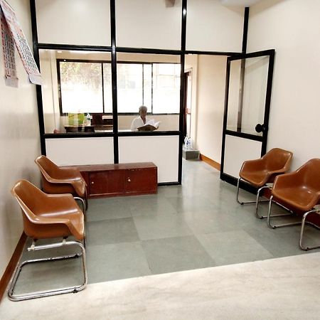 Hotel Gomatgiri Aurangabad  Buitenkant foto