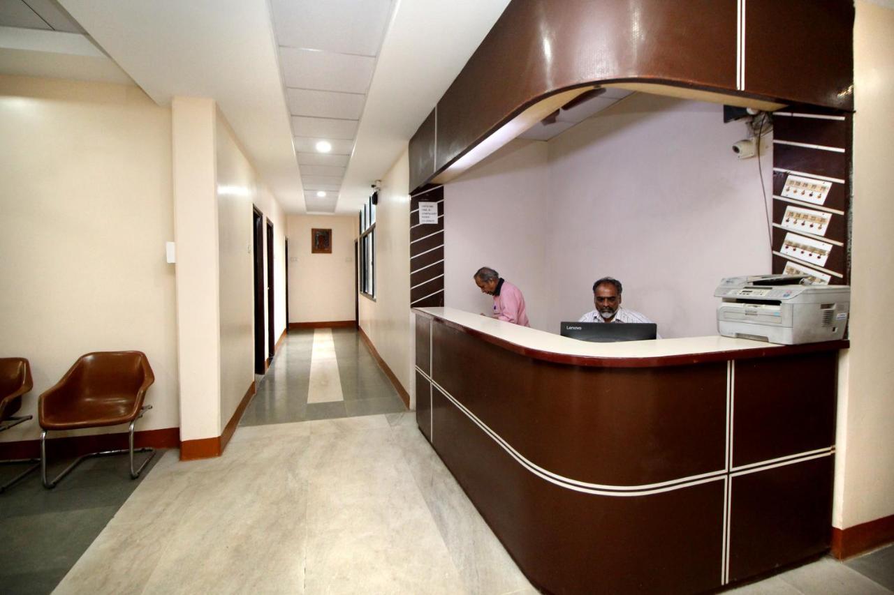 Hotel Gomatgiri Aurangabad  Buitenkant foto
