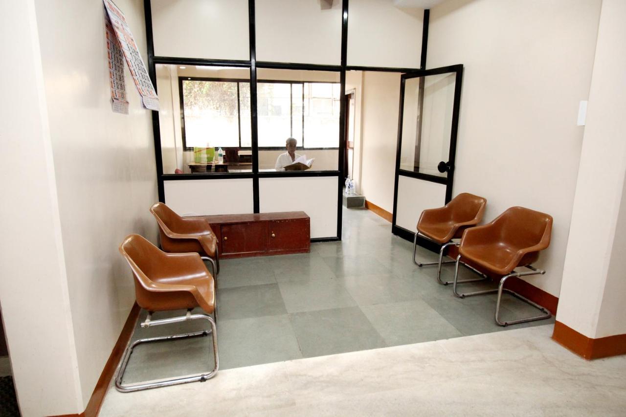 Hotel Gomatgiri Aurangabad  Buitenkant foto