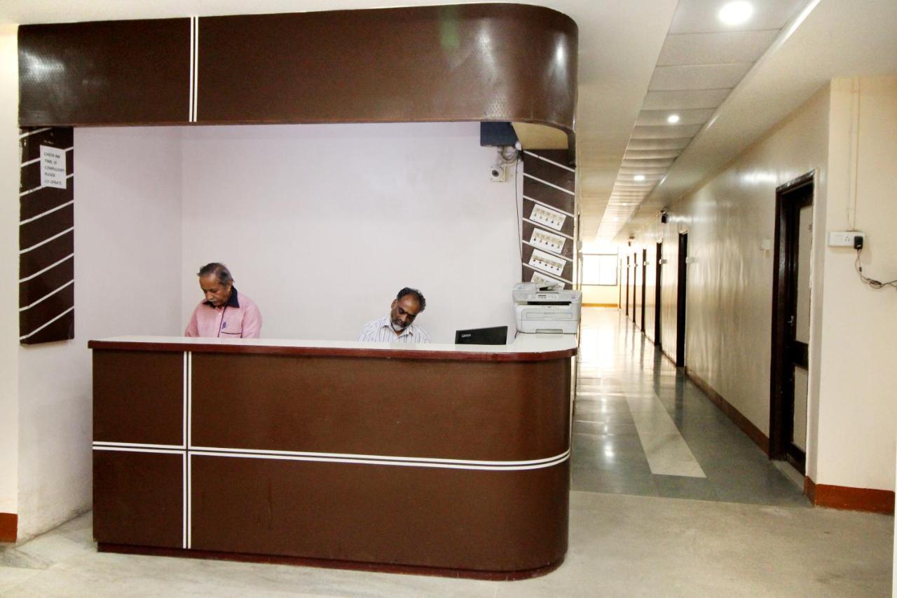 Hotel Gomatgiri Aurangabad  Buitenkant foto